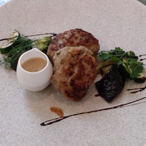 ハーブを使った洋食とハーブティーとワインのお店 88の翼