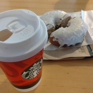 ストロベリームース＆ジョイフルメドレーティーラテ