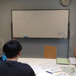 連続する2つの奇数の2乗の差は、8の倍数になることを証明せよ