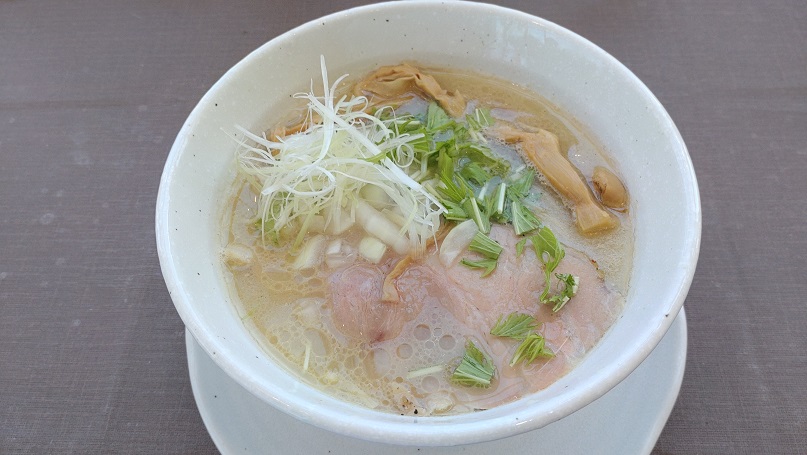 鶏白湯ラーメン朝陽